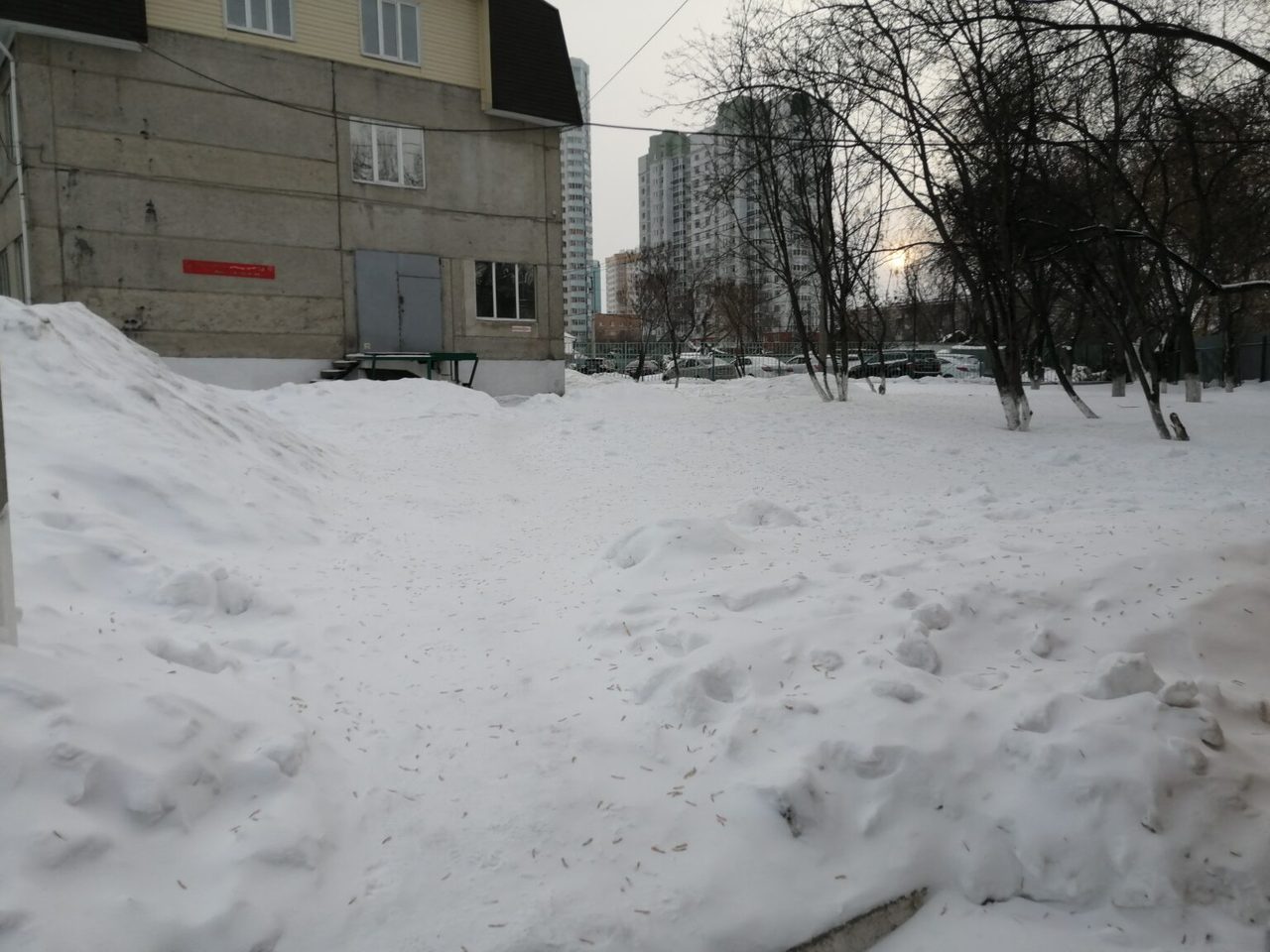 Здание во дворе, где находится сервис — «Екб–заправка.ру», Ул. Мраморская, 36