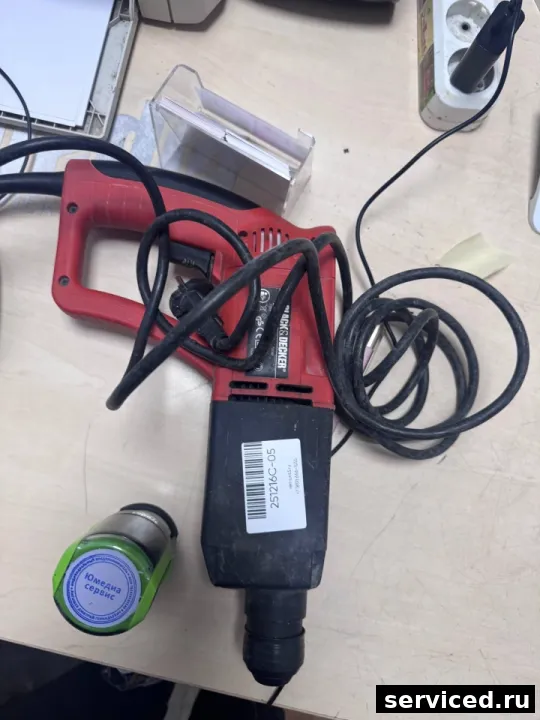 Перфоратор Black Decker kd960