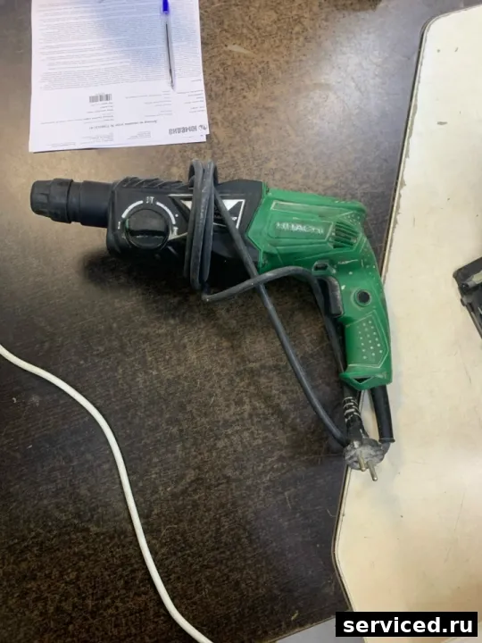 Перфоратор Hitachi DH24PH
