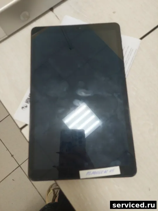 Планшетный компьютер Samsung SM-T595