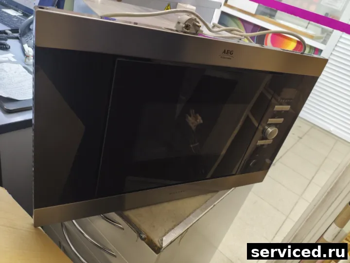 Микроволновая печь AEG MC1762E-M